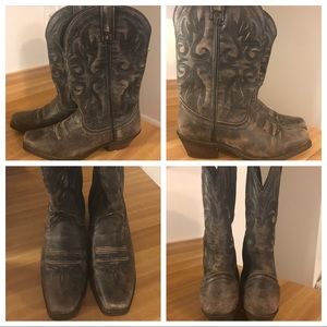 Women’s laredo boots Size 7 1/2 Med.